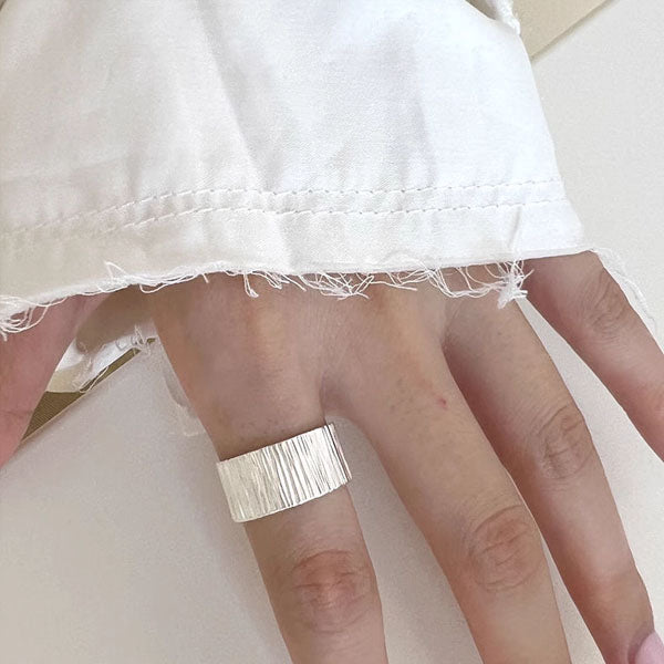 Kelsi 925 Silver Textured Ring