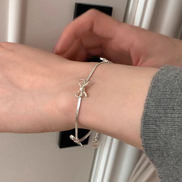Luna Silver Bow Snake Chain Bracelet