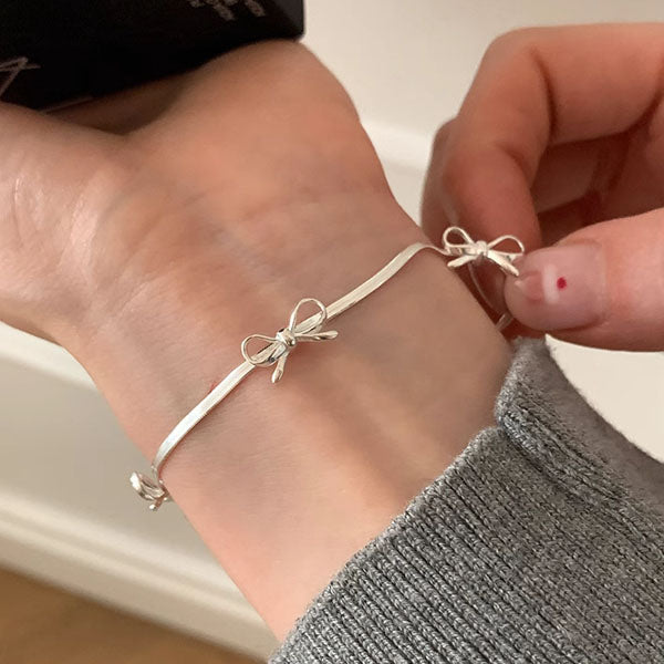 Luna Silver Bow Snake Chain Bracelet