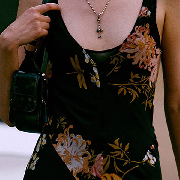 Vivienne Elegant Noir Bloom Maxi Dress