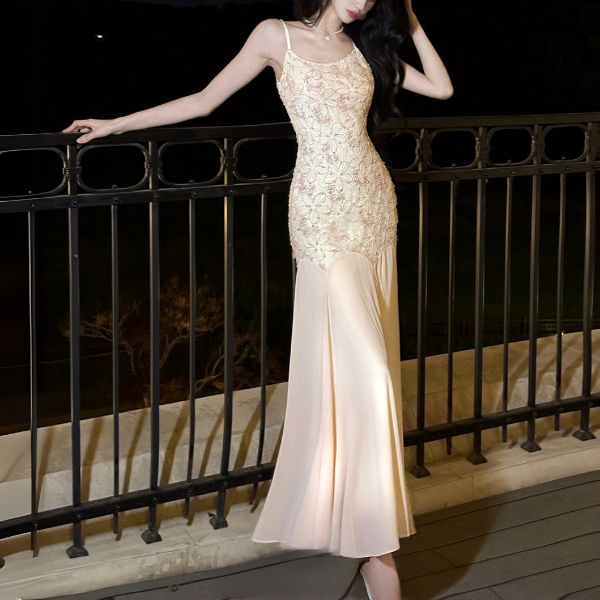 Chérie Feminine Embellished Flora Evening Dress