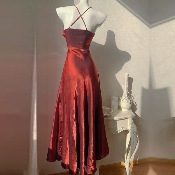 Claudine Elegant Scarlet Evening Dress with Detachable Sleeves