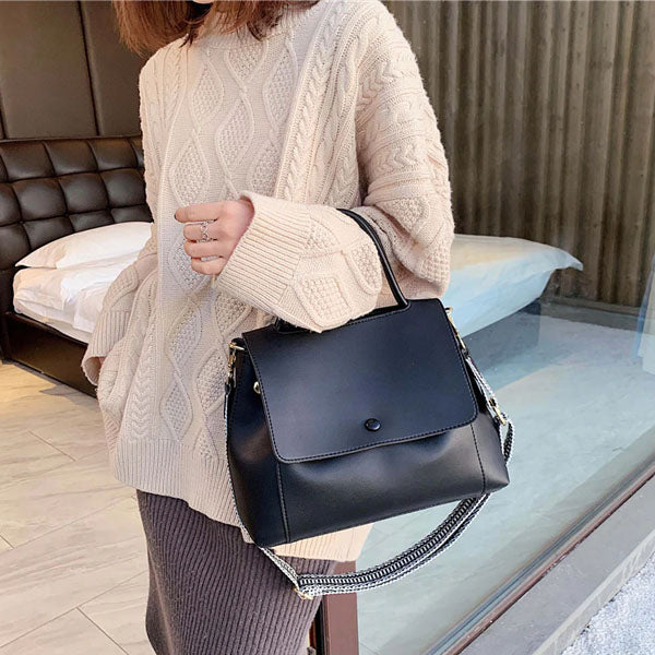 Luna Classic Messanger Tote Bag