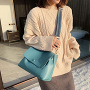 Luna Classic Messanger Tote Bag