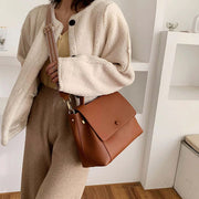 Luna Classic Messanger Tote Bag