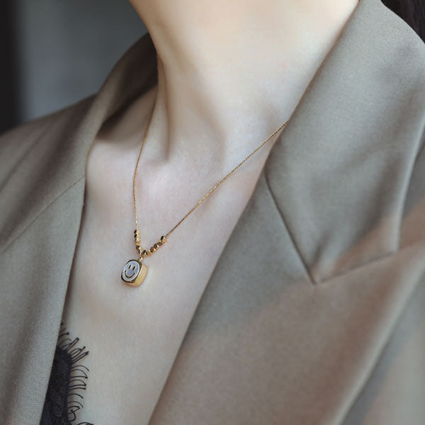 Callie Smiley Pearl Pendant Gold Necklace